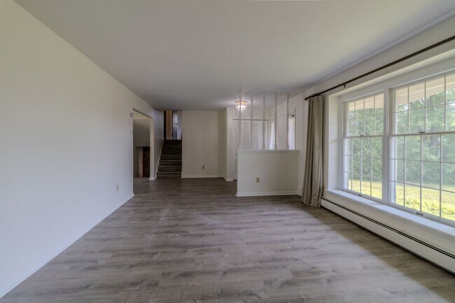 Building Photo - Price Improvement! Sweet Serene Silver Lake