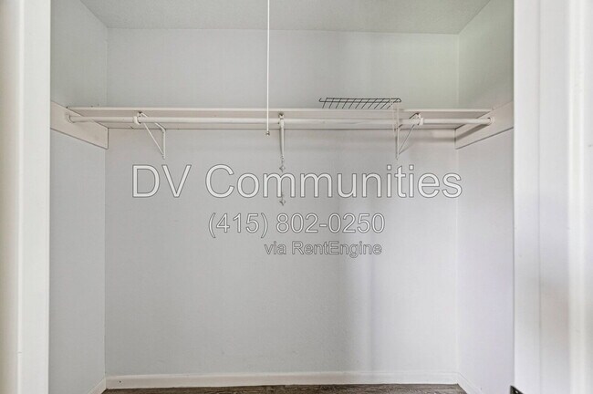 Building Photo - 16835 S Lighthouse Dr