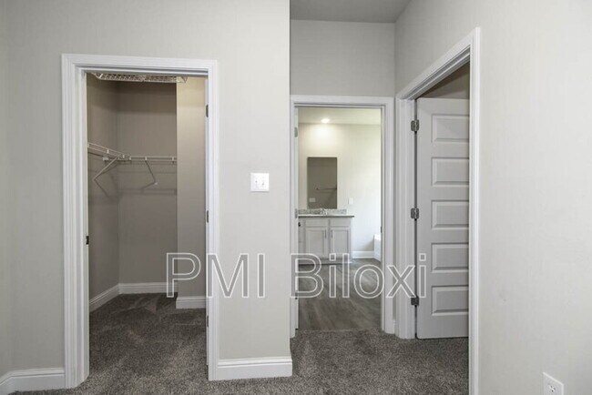 Building Photo - 1208 Carraway Cv