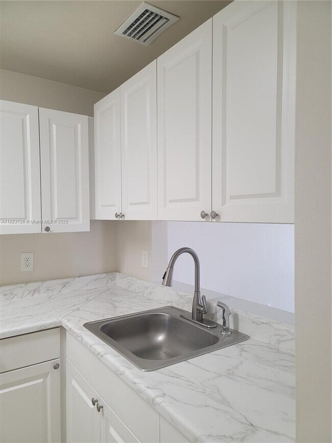 Building Photo - 15354 SW 72nd St