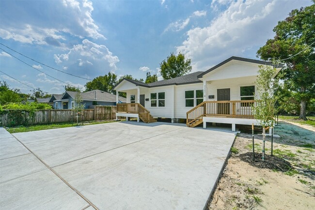 Building Photo - 3007 Bringhurst St