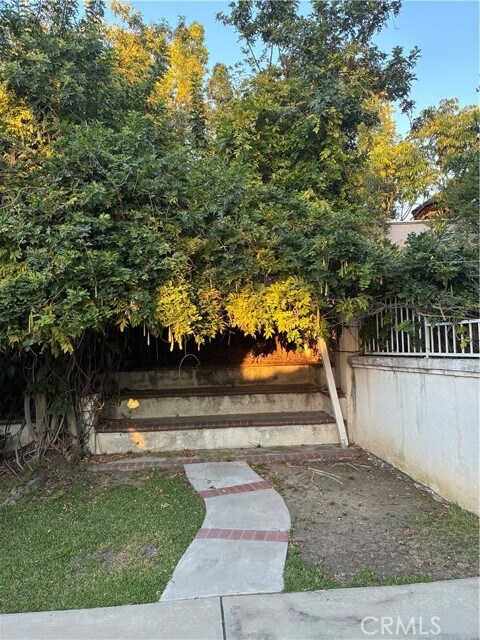 Building Photo - 674 Radbury Pl