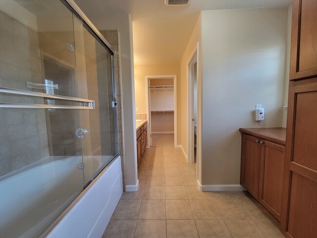 Building Photo - 2388 Vera Dr