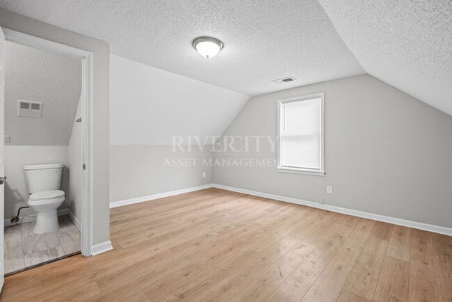 Building Photo - WHITEHAVEN GEM!!!! SECTION 8 WELCOMED !!!