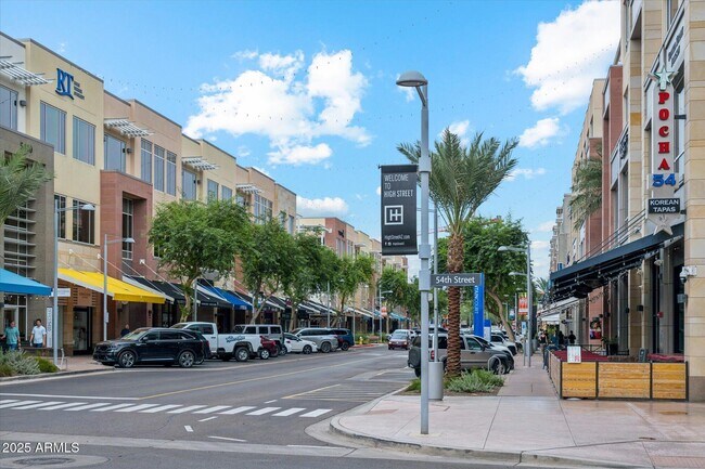 Building Photo - 5350 E Deer Valley Dr