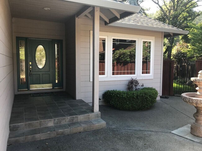 Building Photo - Single level 3 bedroom 2 bathroom Rincon V...