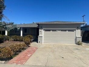 Building Photo - 880 San Mateo Ct