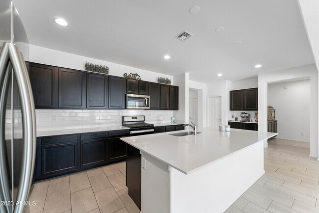 Building Photo - 23138 E Camina Plata