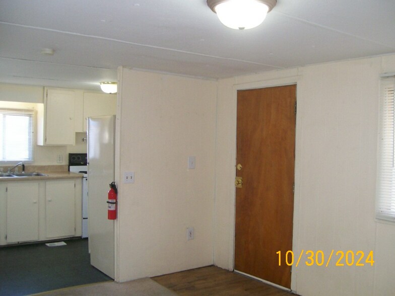 Building Photo - 430 N C St