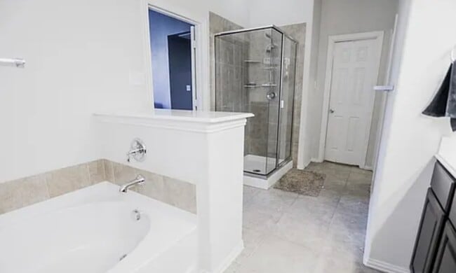 Building Photo - 1733 Rosson Rd