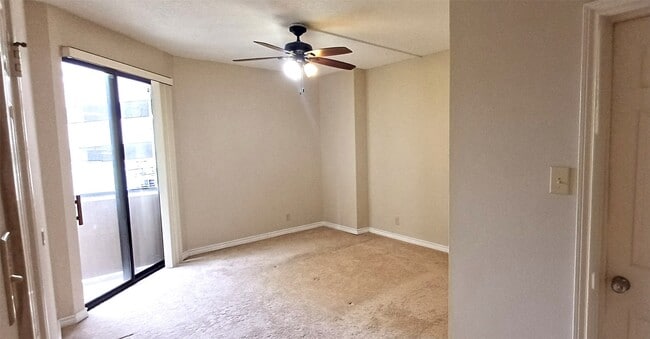 Building Photo - 3350 McCue Rd