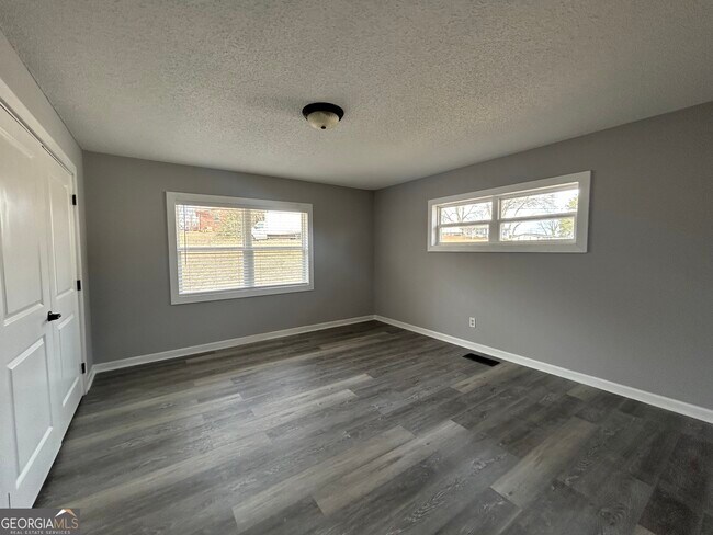 Building Photo - 36 Mitchell St