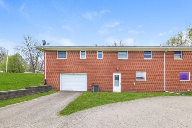 Building Photo - 425-453 Ogden Road