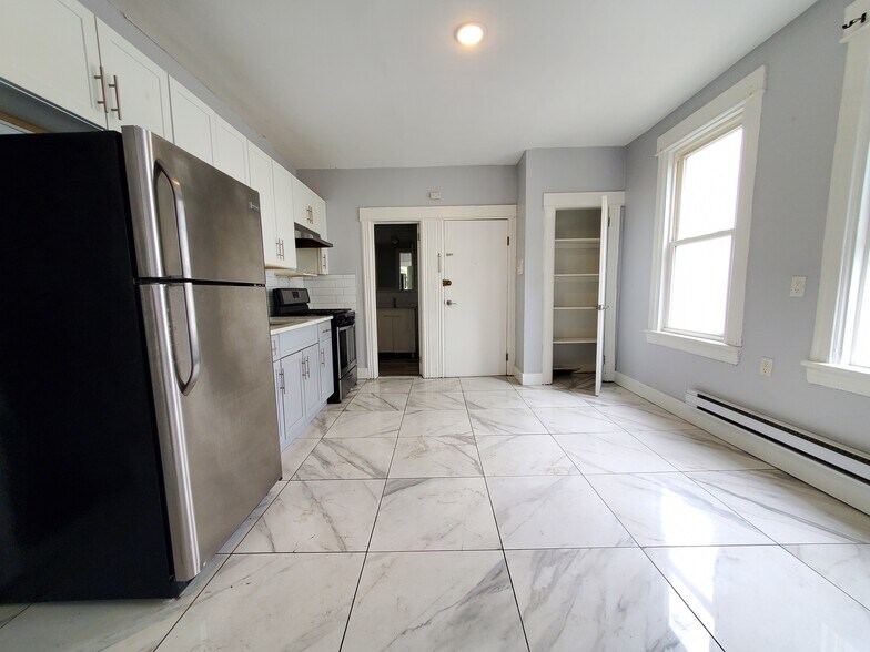 480 Kennedy 2R - 476 Kennedy Blvd