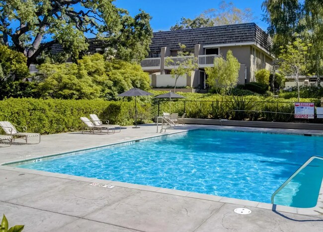 Primary Photo - 675 Sharon Park Dr