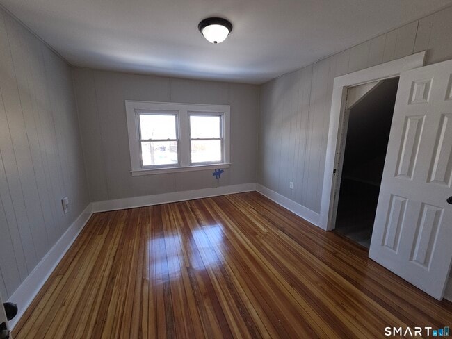 Building Photo - 250 Bassett St