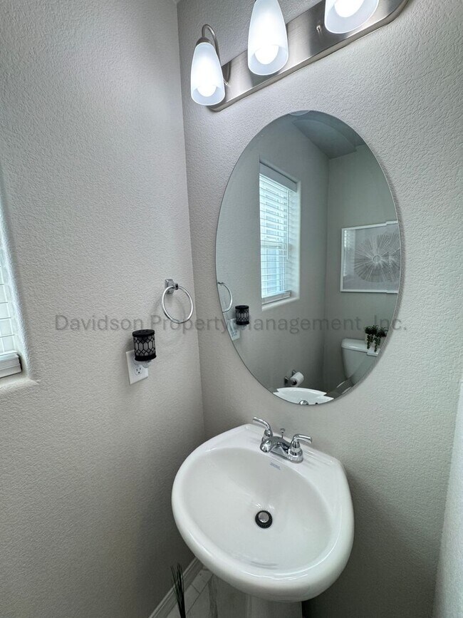 Building Photo - Stunning 3 Bedroom House in Falcon