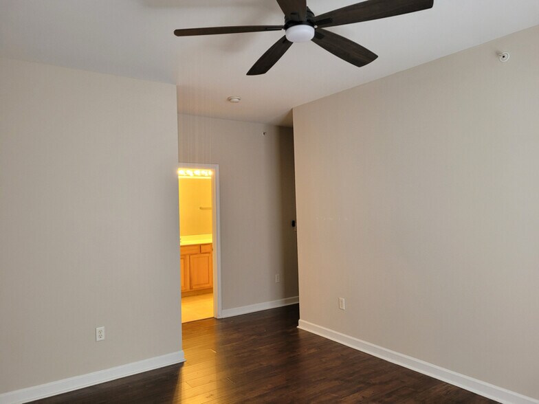 Building Photo - 9809 Hyde Glen Ct