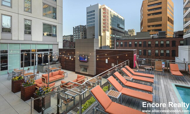 Building Photo - 665 Washington St