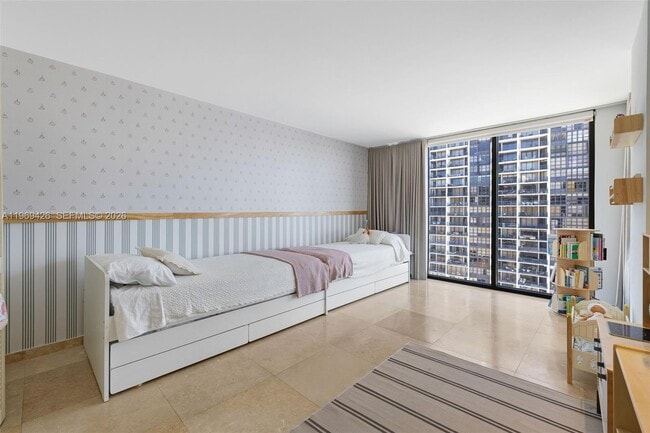 Building Photo - 1915 Brickell Ave