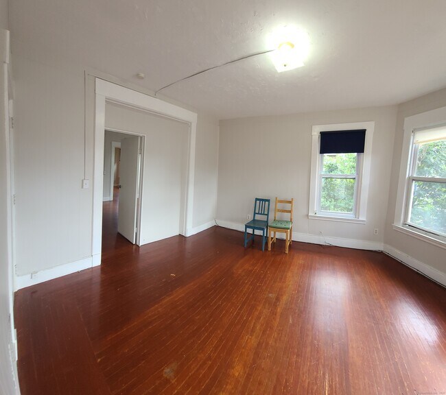 Building Photo - 985 Whalley Ave