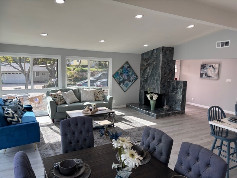 Building Photo - 19 Gaucho Dr