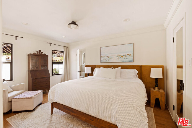 Building Photo - 1363 Spazier Ave