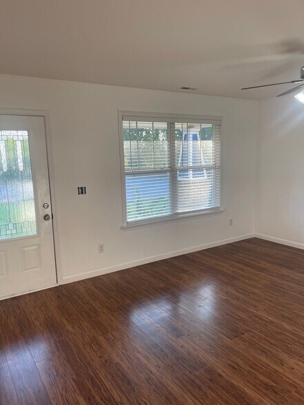 Building Photo - 420 Oconner Ct