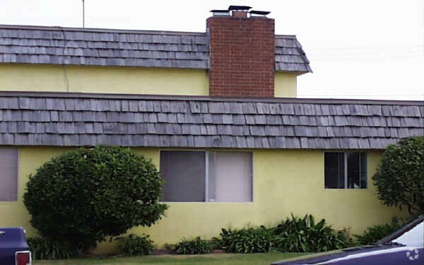 Building Photo - 500 E Dollie St