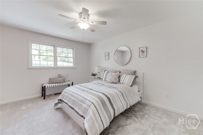 Building Photo - 315 Davis St