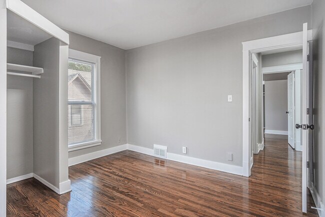 Building Photo - 3419 Dewey Ave