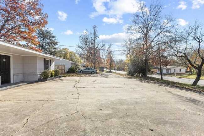 Building Photo - Homestead Duplexes