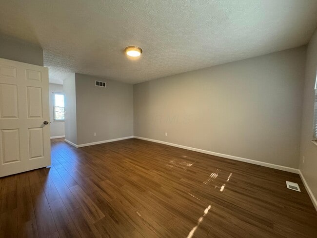 Building Photo - 361 St Thomas Dr