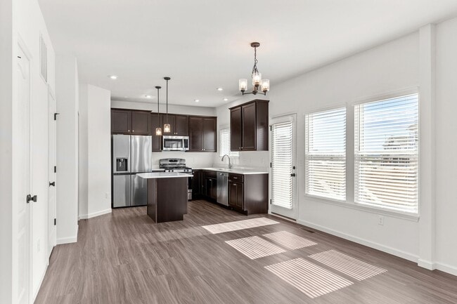 Building Photo - 126 Cardow Dr