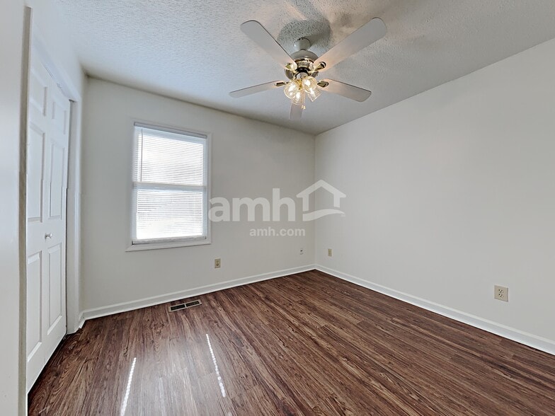 Building Photo - 3705 Stoneridge Dr