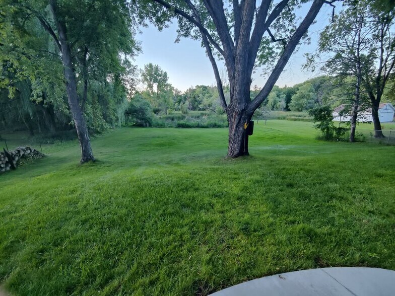 Building Photo - 2473 Lake Ave