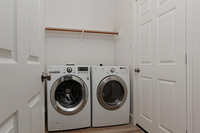 Building Photo - 26 Archer Oak Pl
