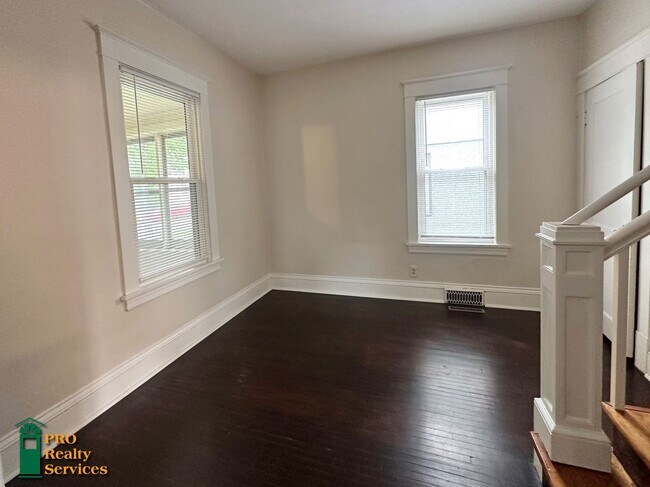 Building Photo - 4 Bedroom Home Close to Theodore Wirth Park
