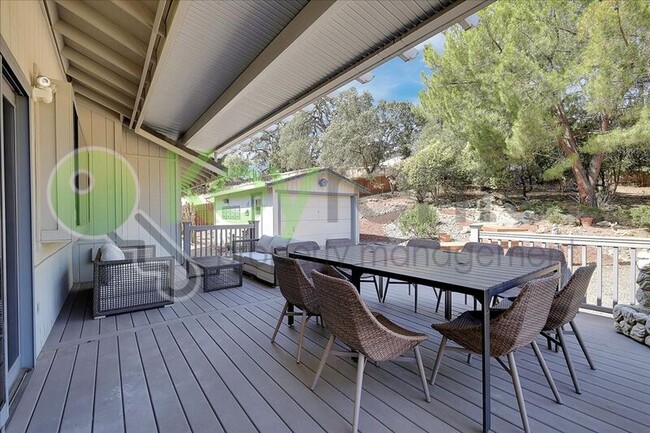 Building Photo - 3556 Mesa Verdes Dr