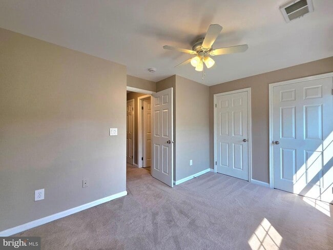 Building Photo - 3004 Kings Village Rd