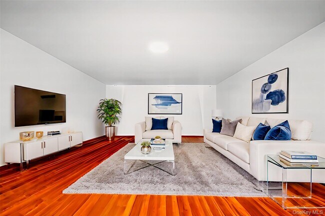 Building Photo - 770 Bronx River Rd