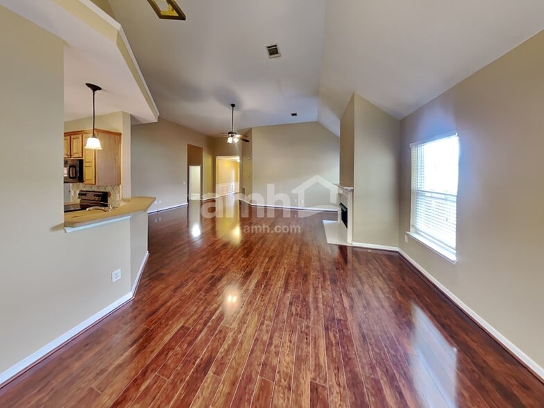 Building Photo - 5105 Bay Overlook Dr