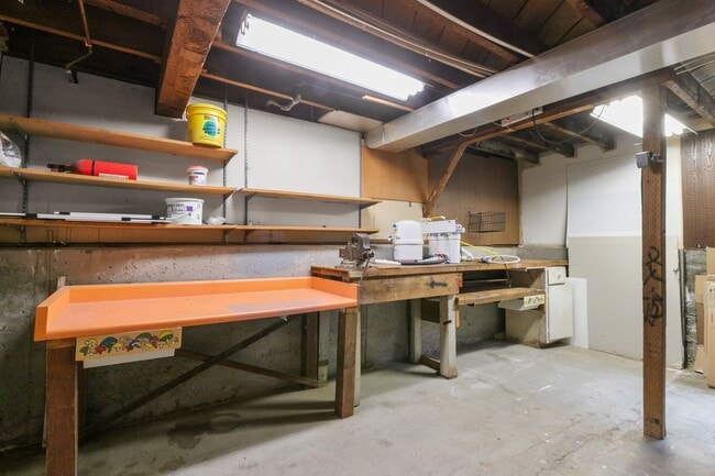Building Photo - 5Bd/2Ba Seattle Home