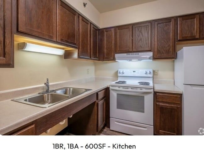 Building Photo - 605 Chase Blvd