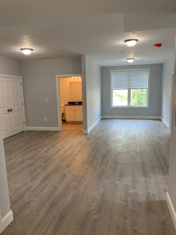 Building Photo - 599 Summer St