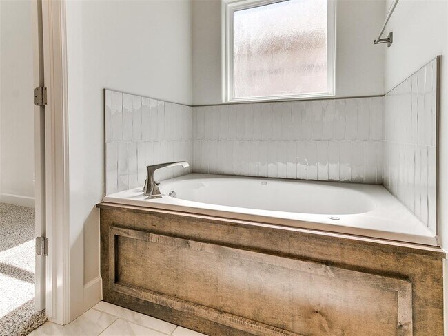 Building Photo - 13400 Sandoval Blvd