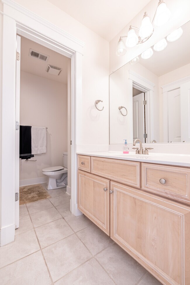 Building Photo - 101 Swan Cove Ln
