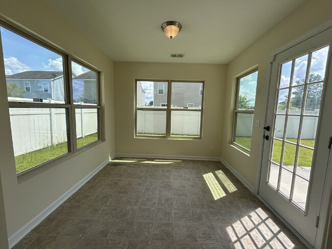 Building Photo - Home for Rent