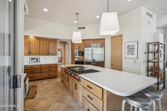 Building Photo - 7466 E High Point Dr