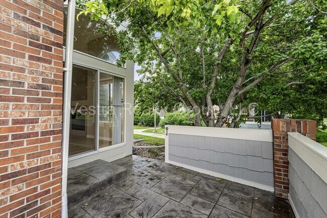 Building Photo - 9585 Deerhorn Court #34